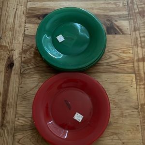 Red and green dessert plates